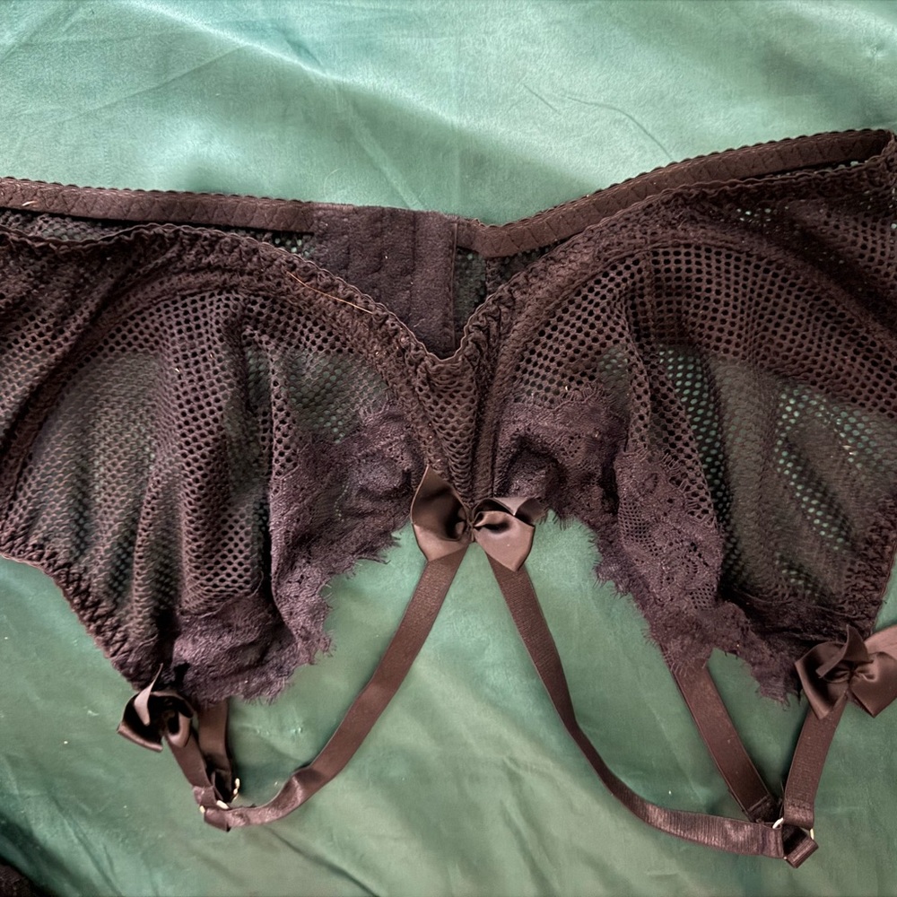 Chic Black fishnet Bra, 2 XXL